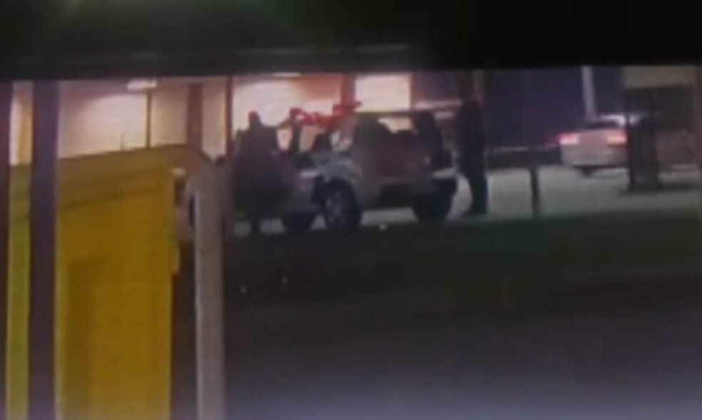 Policiais militares, em serviço, estupram&nbsp;jovem