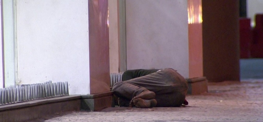 Crivella baixa decreto para internar dependente químico que mora na rua no&nbsp;Rio