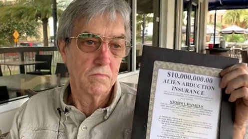 SEGURO ABDUÇÃO? Mais de 6 mil pessoas já fizeram um seguro contra sequestro por “EXTRATERRESTRES”