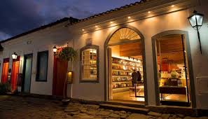 Resultado de imagem para As 10 livrarias mais bonitas do Brasil
