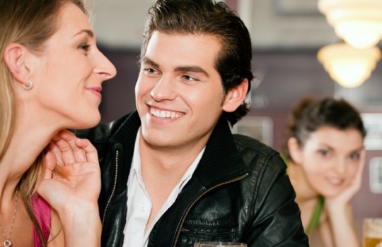 10 cantadas idiotas mas que podem colar (ou&nbsp;não)