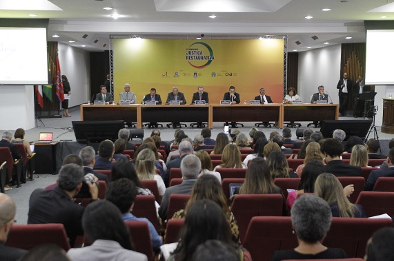 10 passos para solucionar problemas na justiça&nbsp;restaurativa