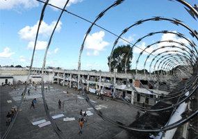 Taxa de retorno ao sistema prisional entre adultos é de 42%, aponta&nbsp;pesquisa