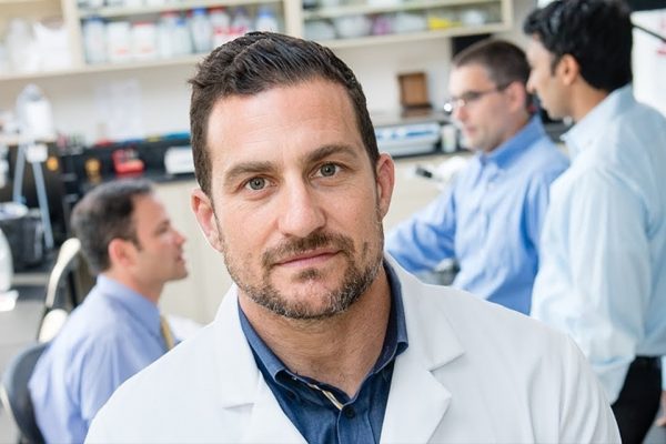 Neurocientista dá dicas valiosas para “hackear” o cérebro e dormir&nbsp;bem