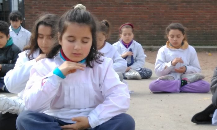 Escola do Uruguai ensina meditação a crianças para lidar com violência e&nbsp;bullying