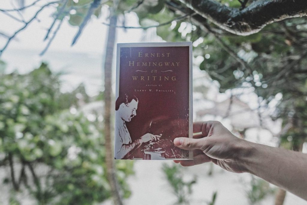 Os melhores conselhos de Ernest Hemingway para você escrever&nbsp;melhor