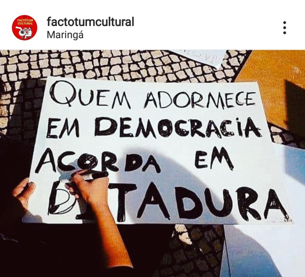 Democracia …