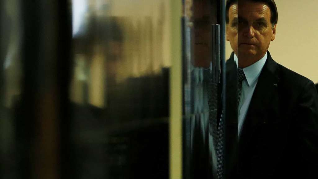 Maioria acha Bolsonaro falso, incompetente, despreparado, autoritário e pouco&nbsp;inteligente