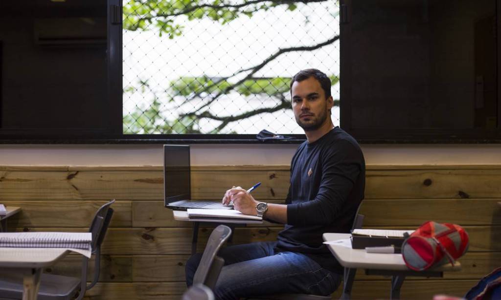 Metade dos professores está sobrecarregada, desmotivada, ansiosa e cansada, diz&nbsp;pesquisa