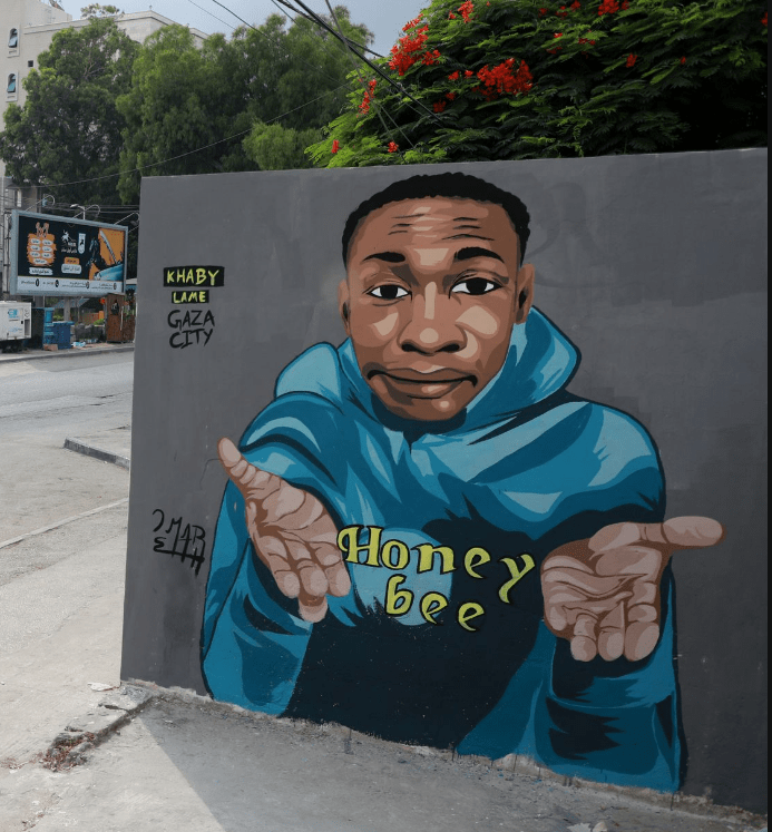 A incrível vida de Khaby Lame: da perda do emprego a ter mais seguidores do que Zuckerberg nas redes&nbsp;sociais