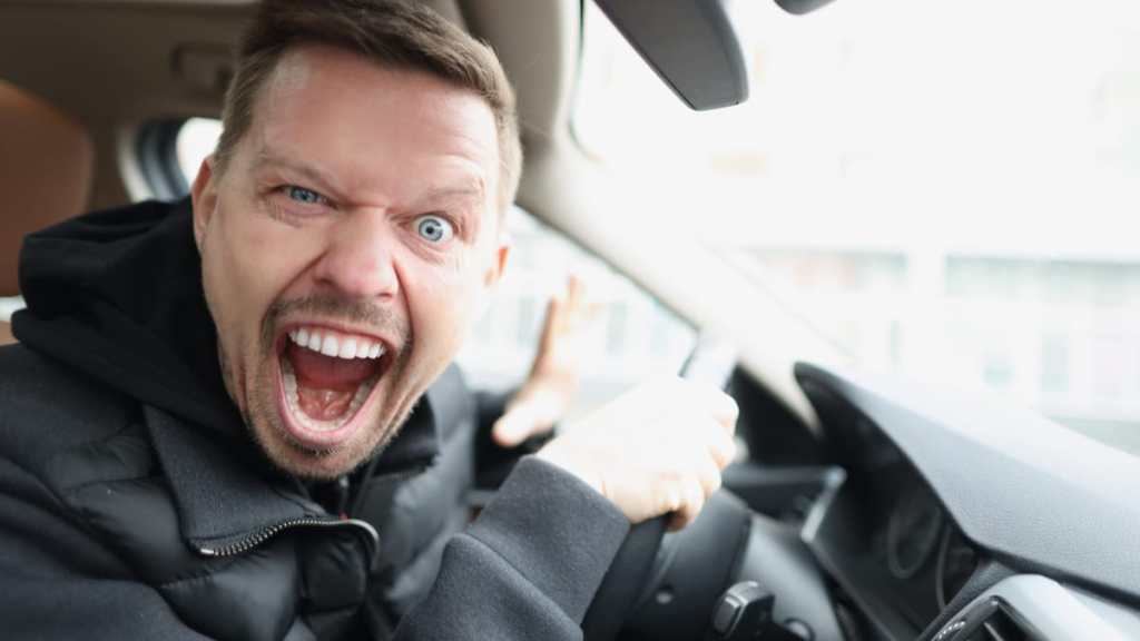 Pesquisa revela como é o carro favorito do psicopata: marca, cor e&nbsp;combustível