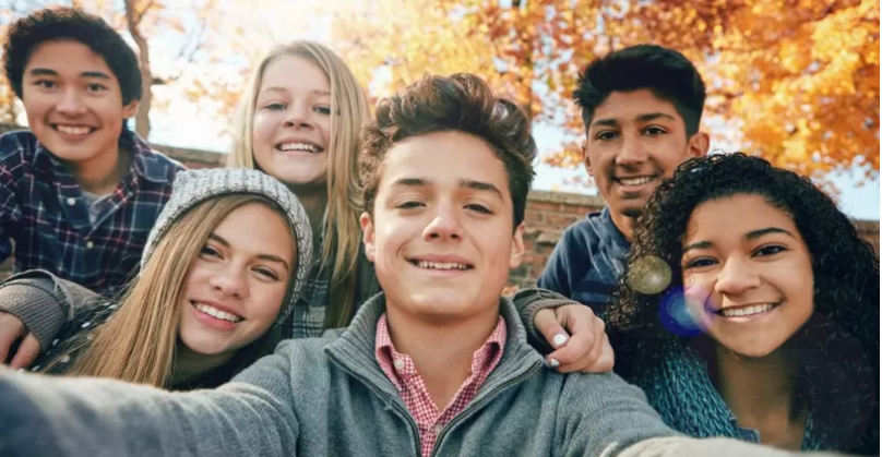 Adolescência agora vai até os 24 anos de idade, e não só até os 19, defendem&nbsp;cientistas