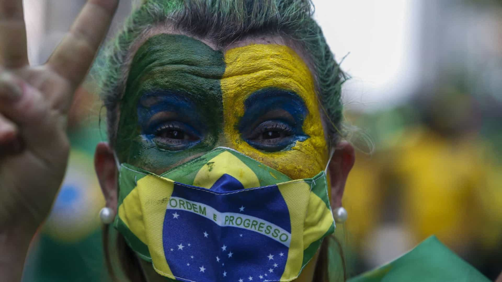 1/5 se declara de direita no País; para 54%, família influencia opção&nbsp;política