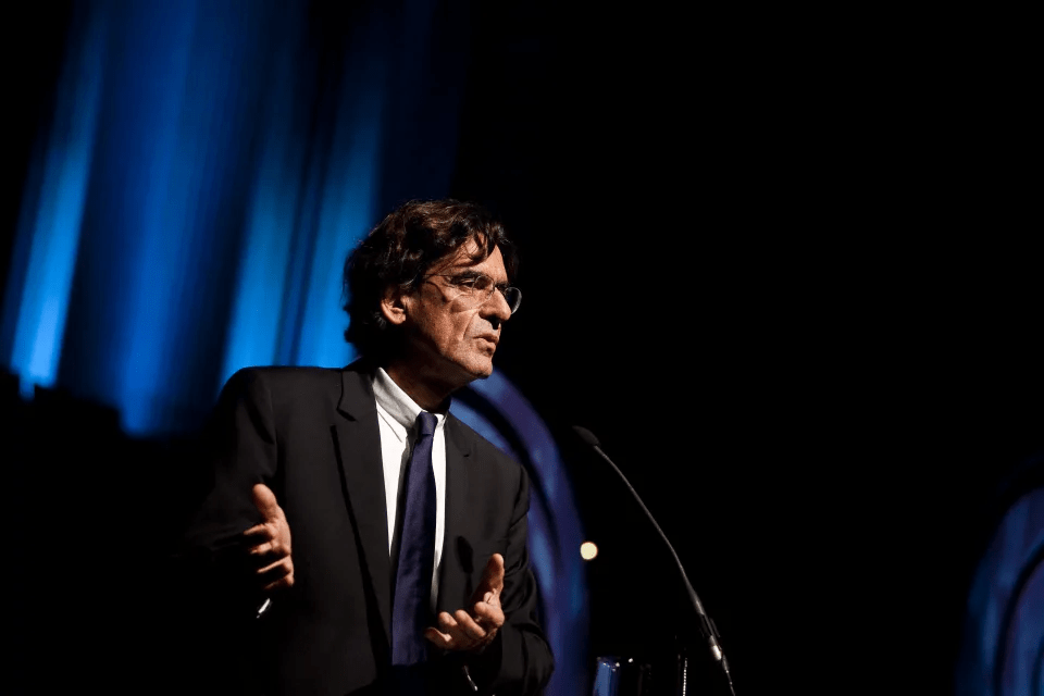 Filósofo Luc Ferry faz tremer quem diz que gosta mais dos bichos do que das&nbsp;pessoas