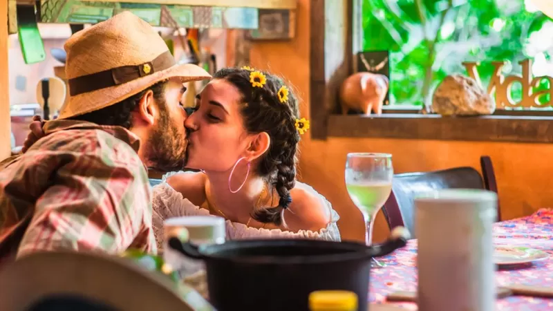 Por que o Dia dos Namorados é em junho no Brasil e em fevereiro no resto do&nbsp;mundo?