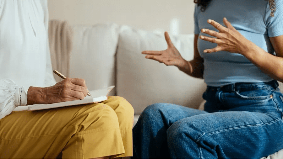 Ter ansiedade no Brasil não é igual na Espanha: como país muda&nbsp;diagnóstico?